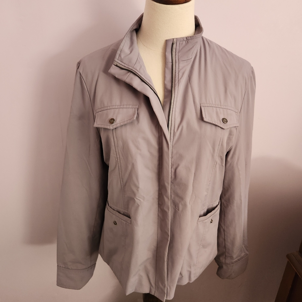 Women's Grey Zip Up Utility Jacket Sleek Modern Size Small